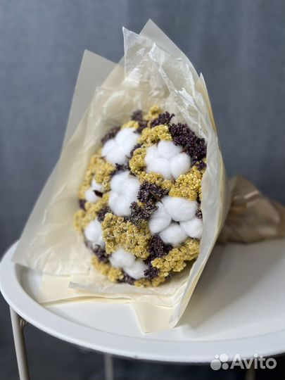 Букет с хлопком, душицей и бессмертником