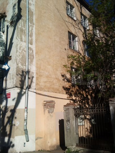 Комната 8,5 м² в 7-к., 2/4 эт.