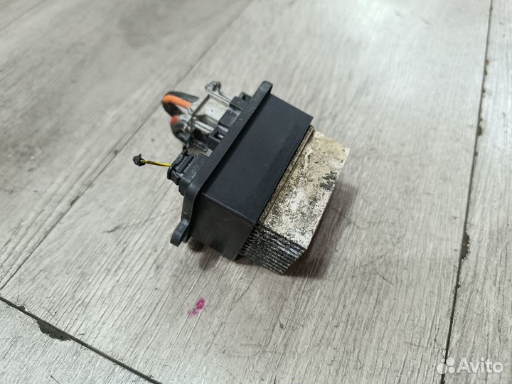 Резистор отопителя для Peugeot Traveller 2020г