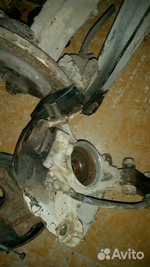 Кулак ступица Toyota Camry SXV10