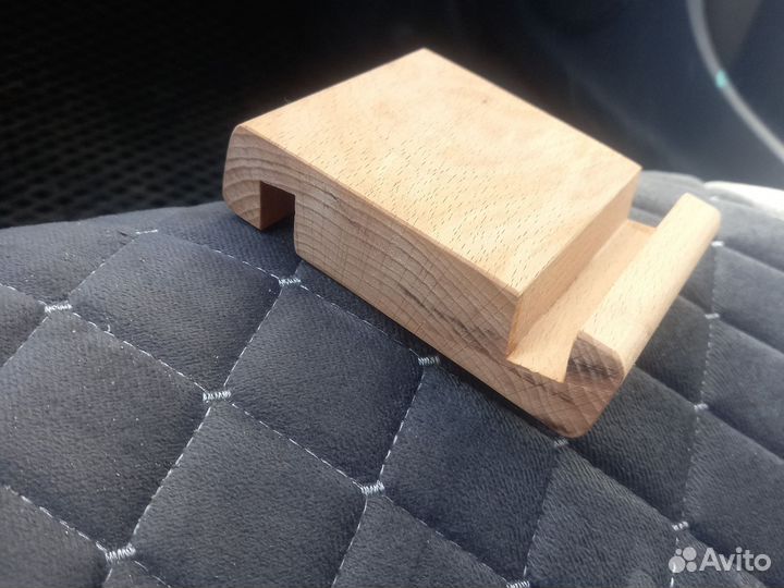 Подставка для телефона из дерева