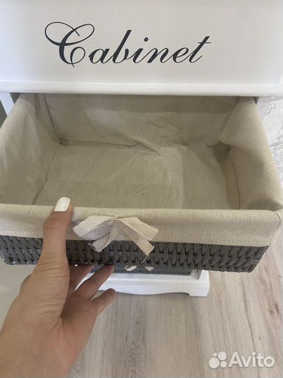 Комод с четырьмя корзинами