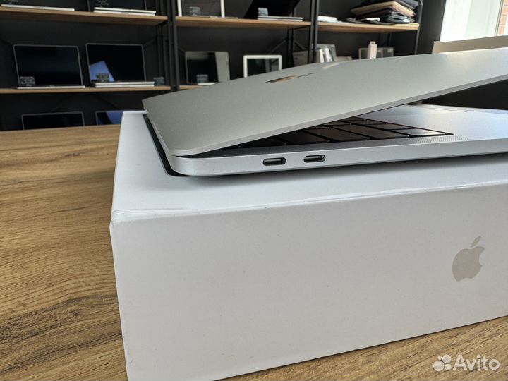 MacBook Pro 13 2022 m2 26 циклов