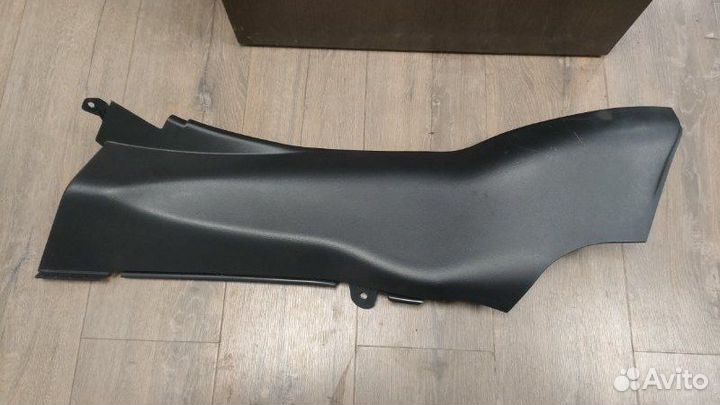 Обшивка салона левая Land Rover Range Rover Sport