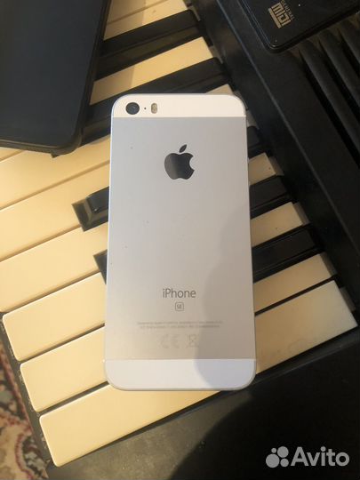 iPhone SE, 32 ГБ