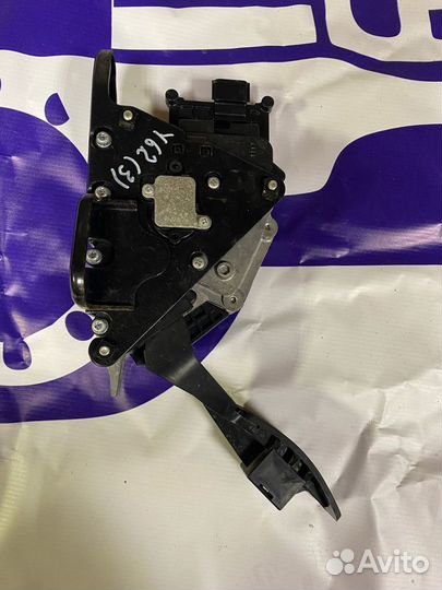 Nissan Patrol Y62 педаль газа