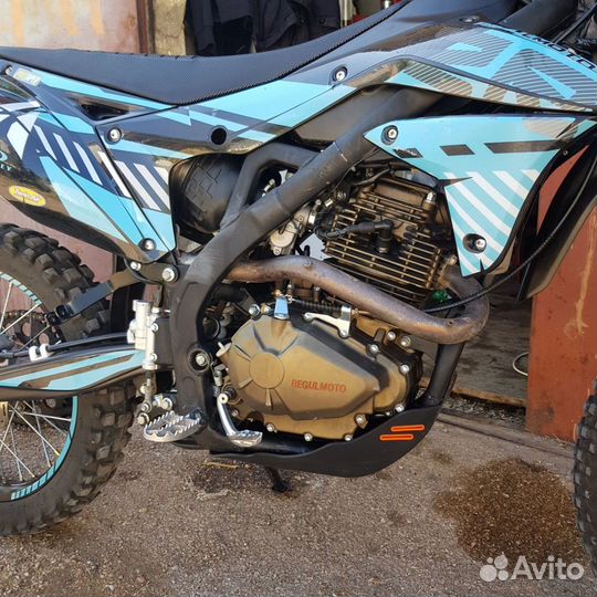 Regulmoto zr 250