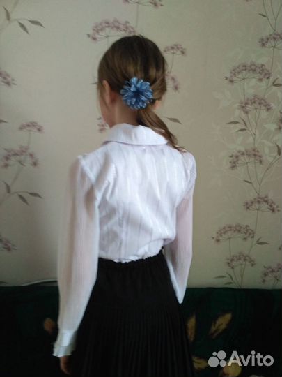 Белая блузка