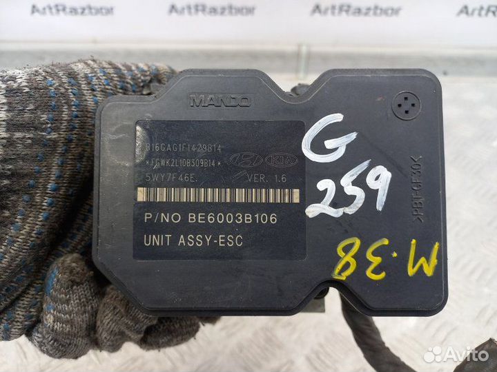 Блок ABS (насос) Hyundai Ix 35 LM 1.7 D4FD дизель