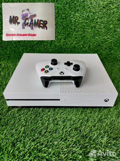 Xbox One S 1 Tb с играми