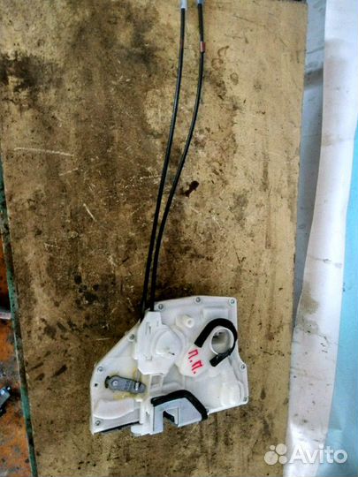 Замок двери передней правой Сузуки SX 4