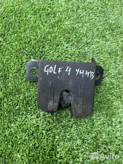 Замок багажника Volkswagen Golf универсал 2002