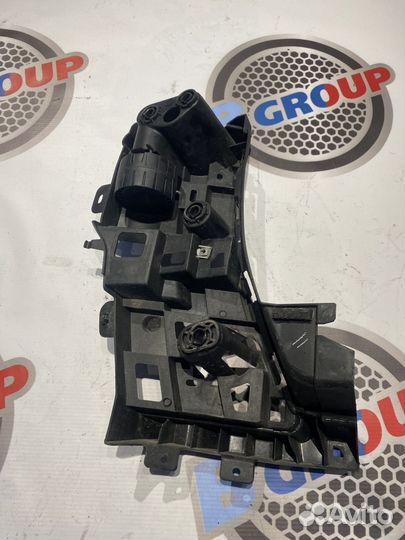 Кронштейн заднего бампера Прав. 51128069902 бмв X7