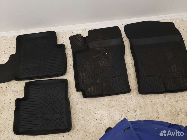 Автомобильные коврики резиновые на Hyundai Getz