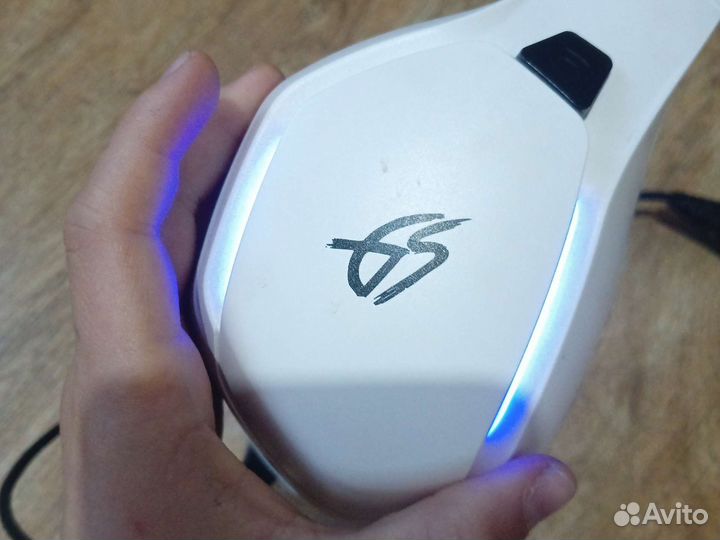 Проводные наушники