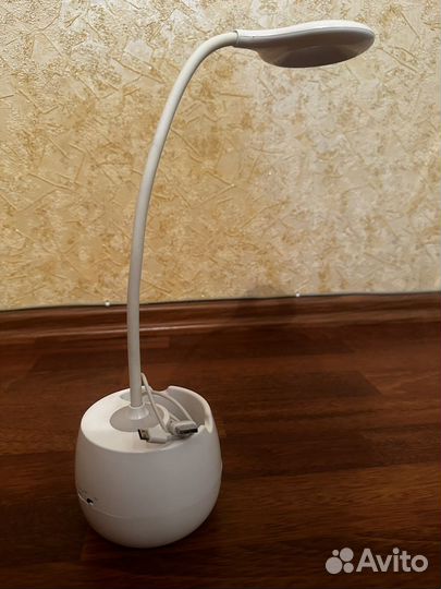 Лампа настольная светодиодная (безпроводная)