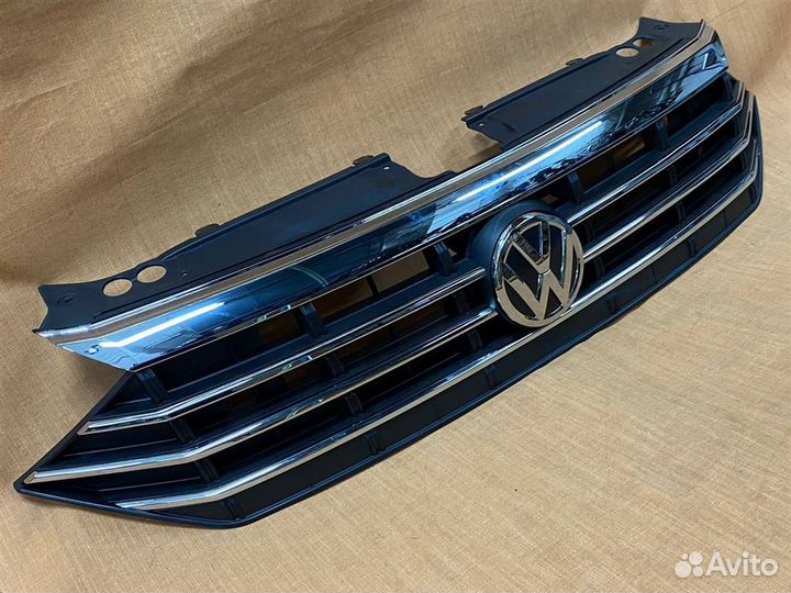 Решетка радиатора Volkswagen Jetta VII