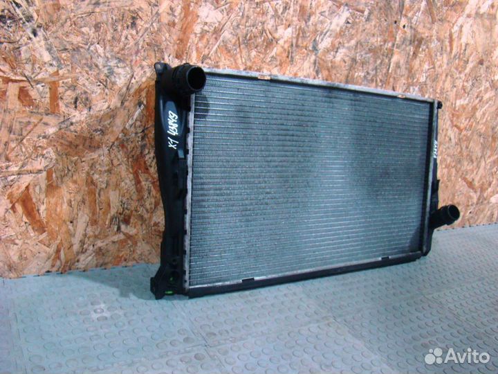 BMW X1 E84 Радиатор основной