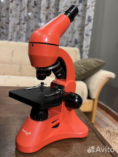 Микроскоп levenhuk 50l красный