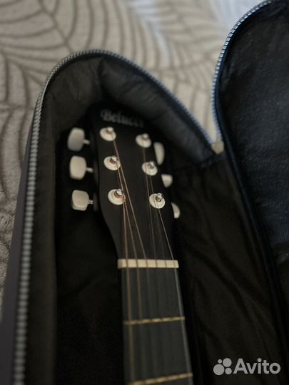 Акустическая гитара
