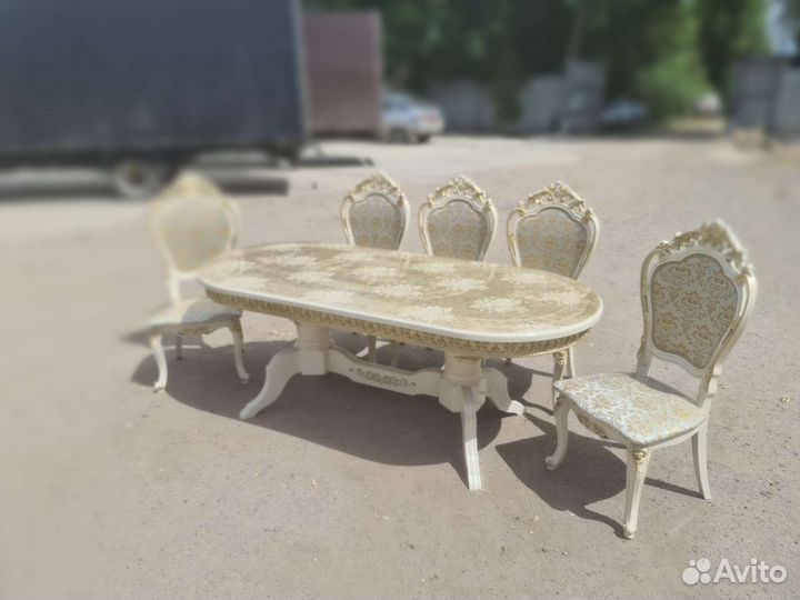 Столы и стулья