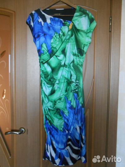 Яркое вечернее платье