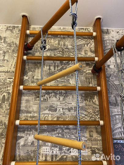 Шведская стенка деревянная с турником