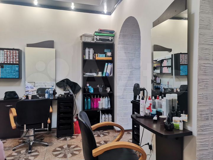 Помещение под парикмахерскую или салон