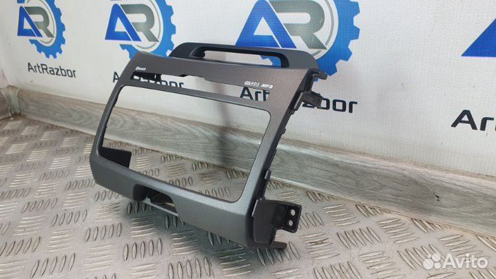 Рамка магнитолы Kia Sportage 3 SL