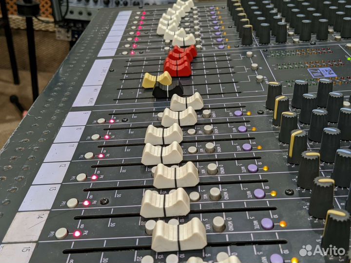 Микшерный пульт Soundcraft Spirit LX7