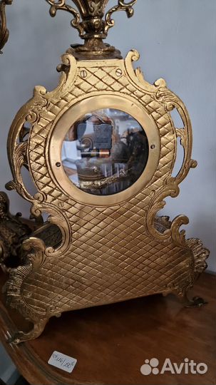 Часы с канделябрами