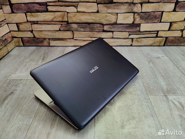 Asus X541S / 4 ядра Intel / SSD диск 128 Гб