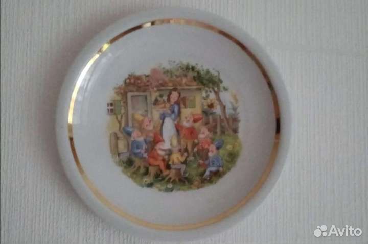Тарелка настенная фарфор гдр