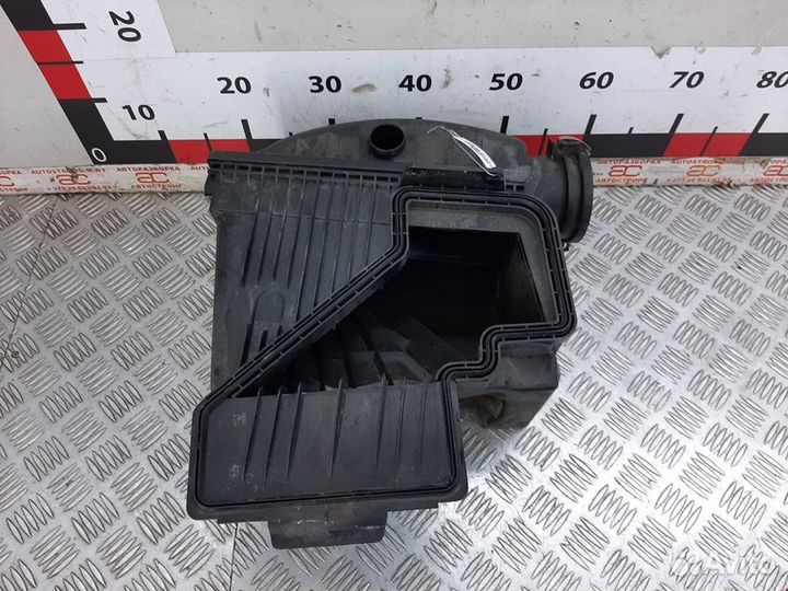 Корпус воздушного фильтра BMW 7 E65/E66/E67 2002