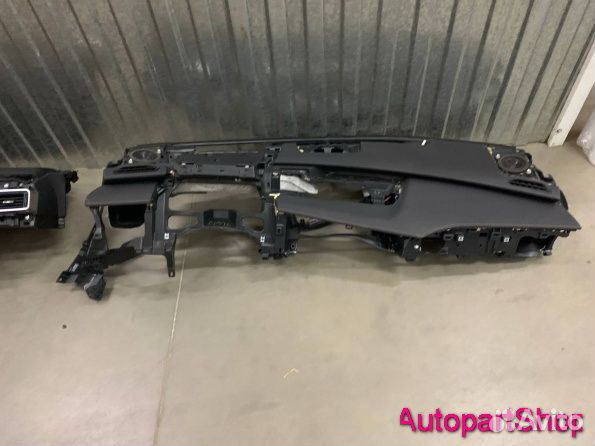 Торпедо Lexus UX 2018-2024