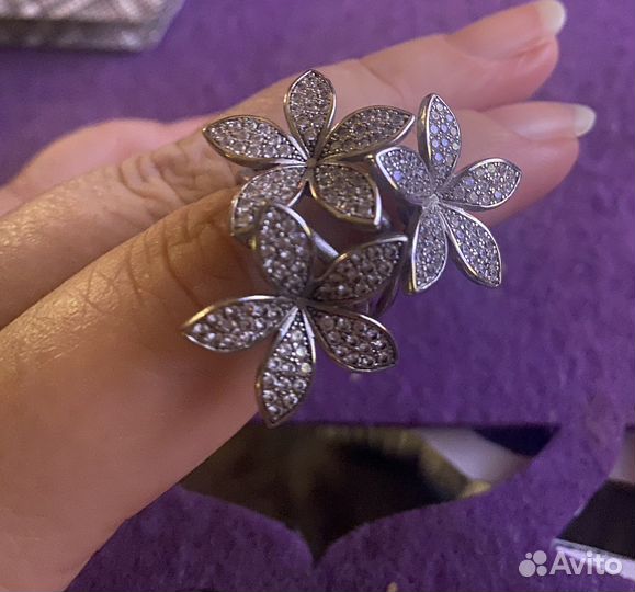 Серебряное кольцо с фианитом