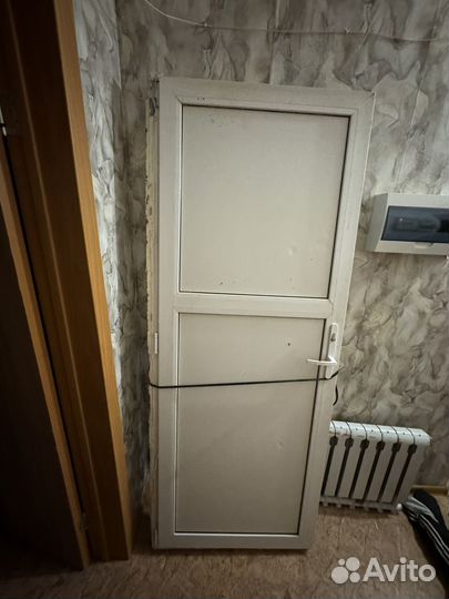 Дверь пластиковая, бу