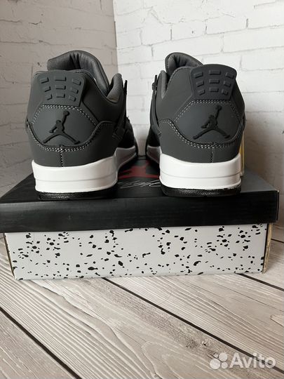 Nike air jordan 4 retro grey