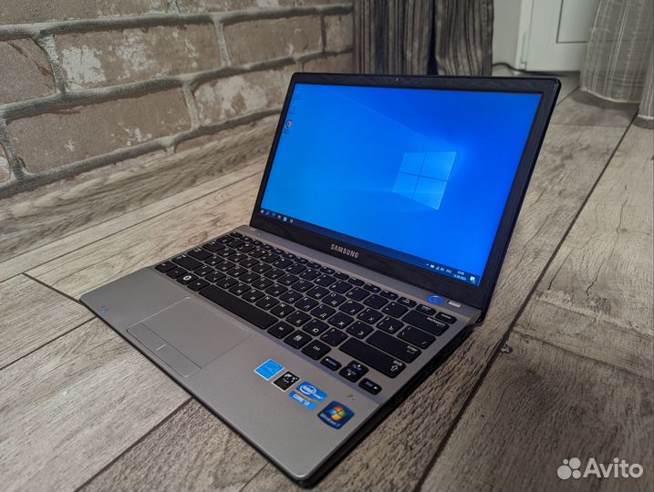 Ноутбук Samsung i3-2350/Intel HD 3000/500HDD/4RAM