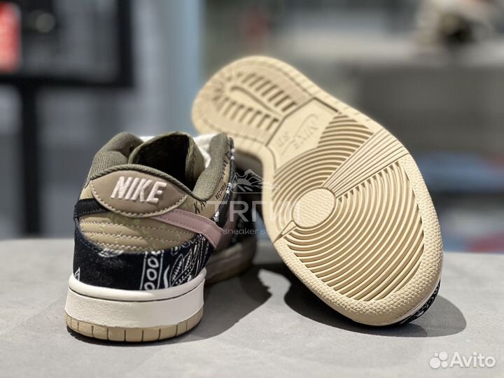 Кроссовки Nike SB Dunk Low Travis Scott