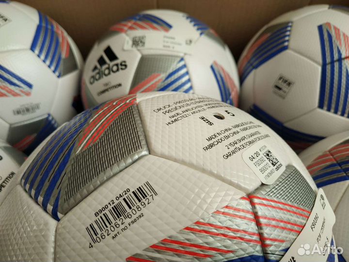 Профессиональный футбольный мяч Adidas Tiro Q Pro