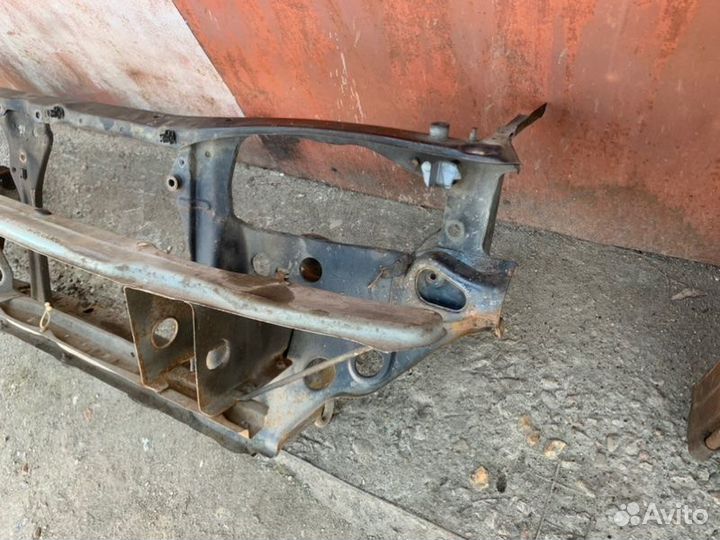 Планка радиатора Subaru Legacy BC EJ22 1992