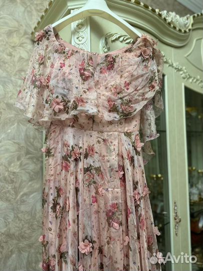 Нарядное платье