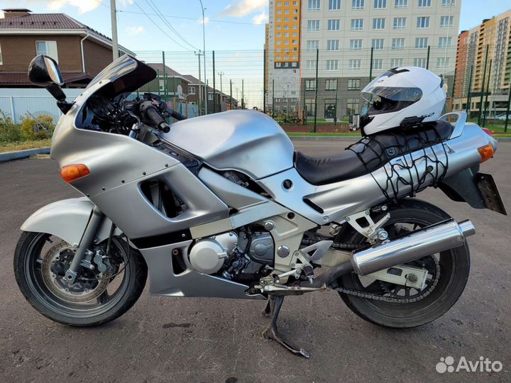 Kawasaki zzr400