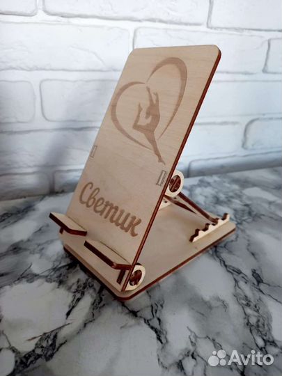 Подставка для телефона из дерева