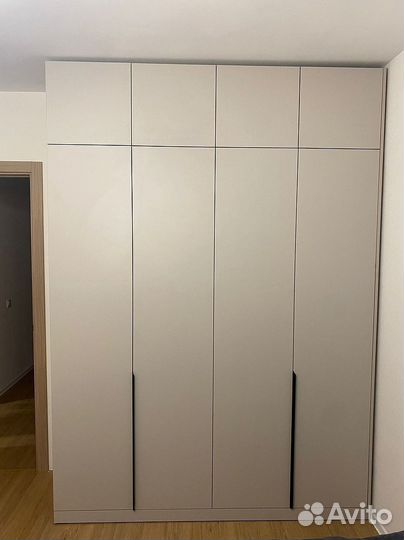 Распашной шкаф на заказ с монтажом