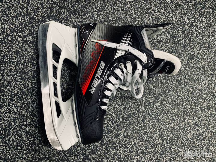 Коньки хоккейные