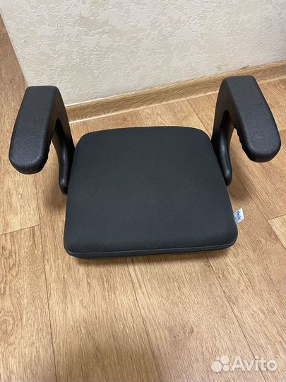 Clek ozzi бустер isofix