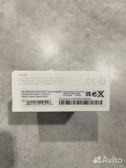 Блок быстрой зарядки iPhone 20w