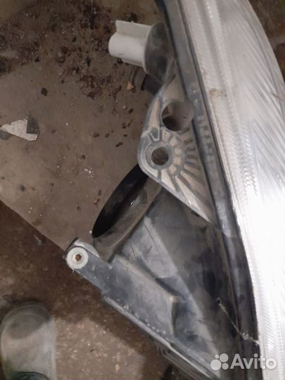 Фара на Skoda Roomster